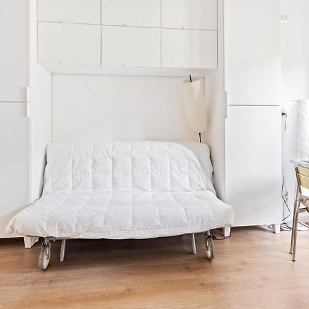 Milano Famagosta Cosy Studio Bagian luar foto
