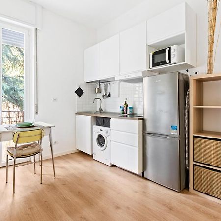 Milano Famagosta Cosy Studio Bagian luar foto