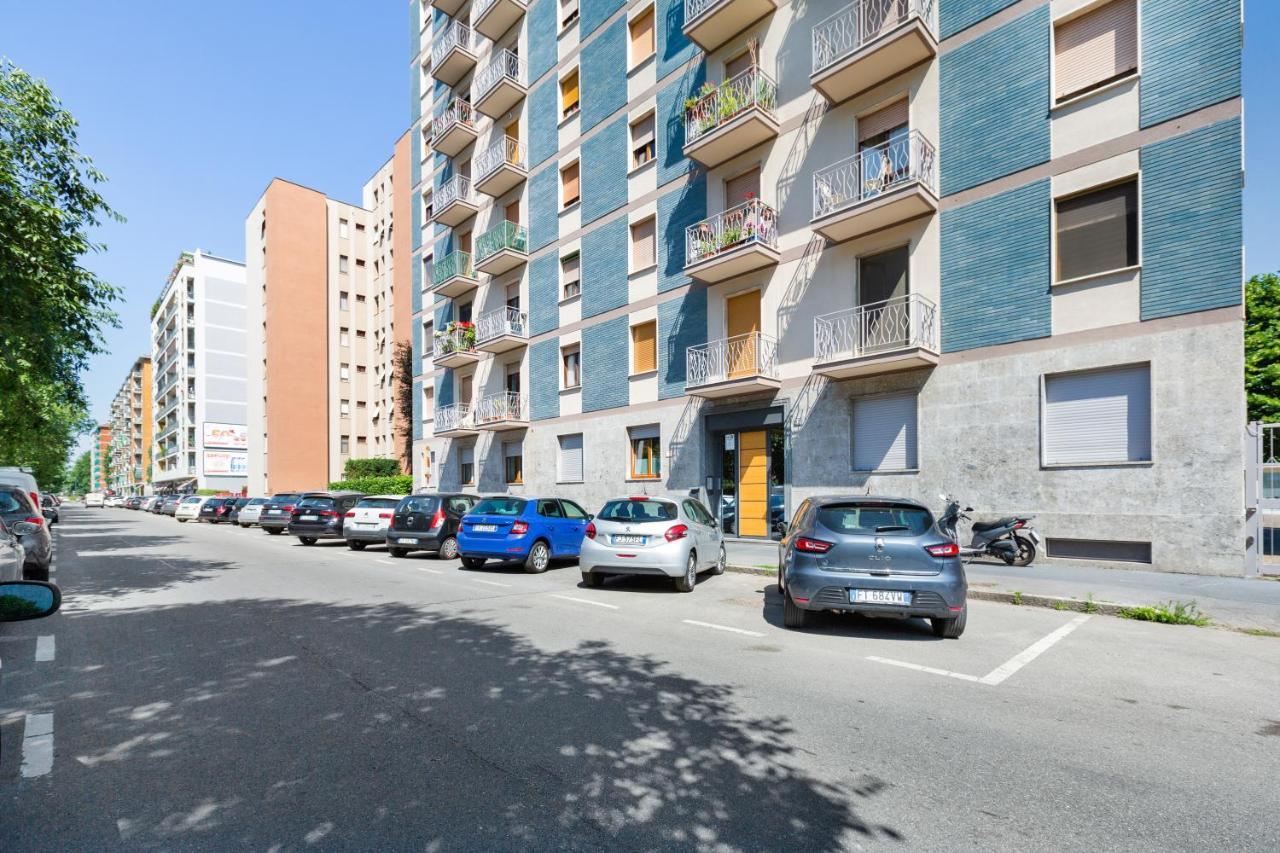 Milano Famagosta Cosy Studio Bagian luar foto