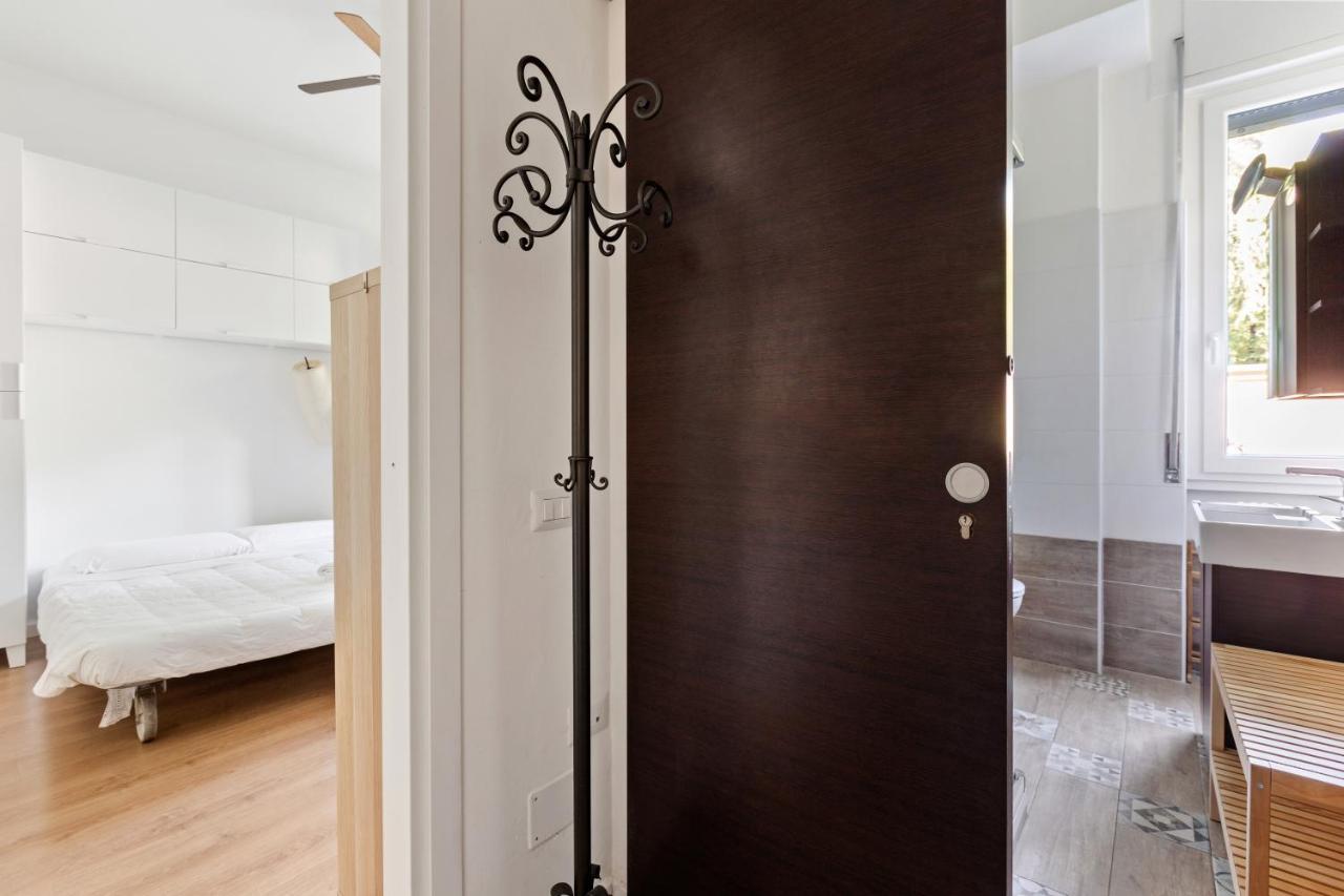 Milano Famagosta Cosy Studio Bagian luar foto